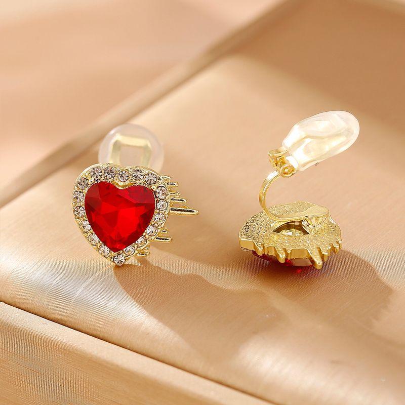 2024 New Fashion Rhinestone Heart Without Piercing Ear Clip Earrings for Women Imitation Crystal Earrings
