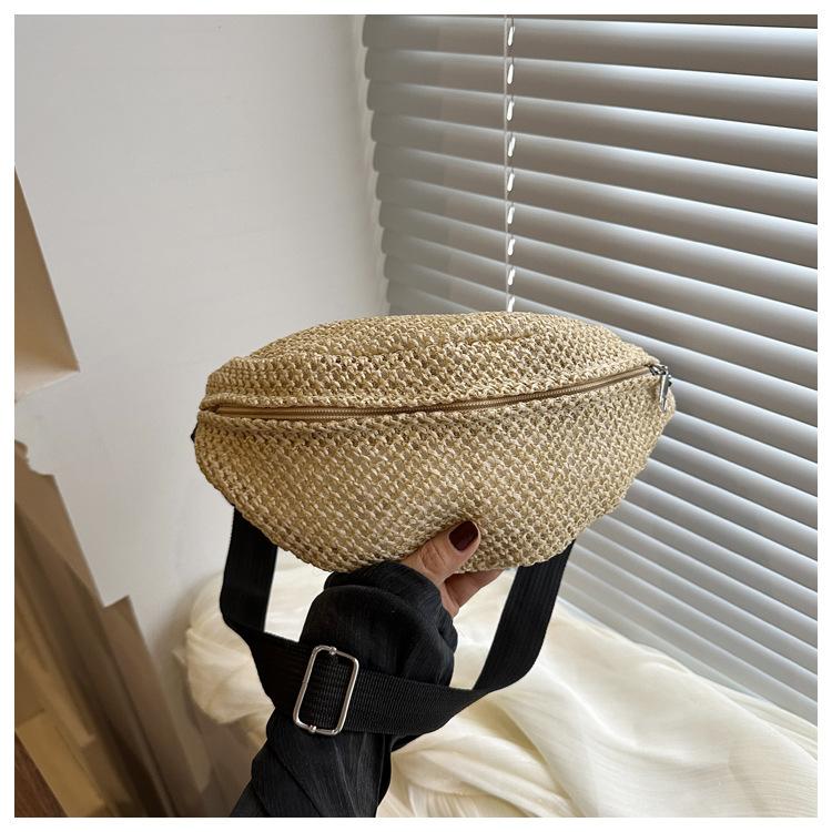 Популярная в этом году персонализированная плетеная новая тенденция 2024 года соломенное плетение мода иностранный стиль одно плечо кроссбоди маленькая сумка на груди для женщин