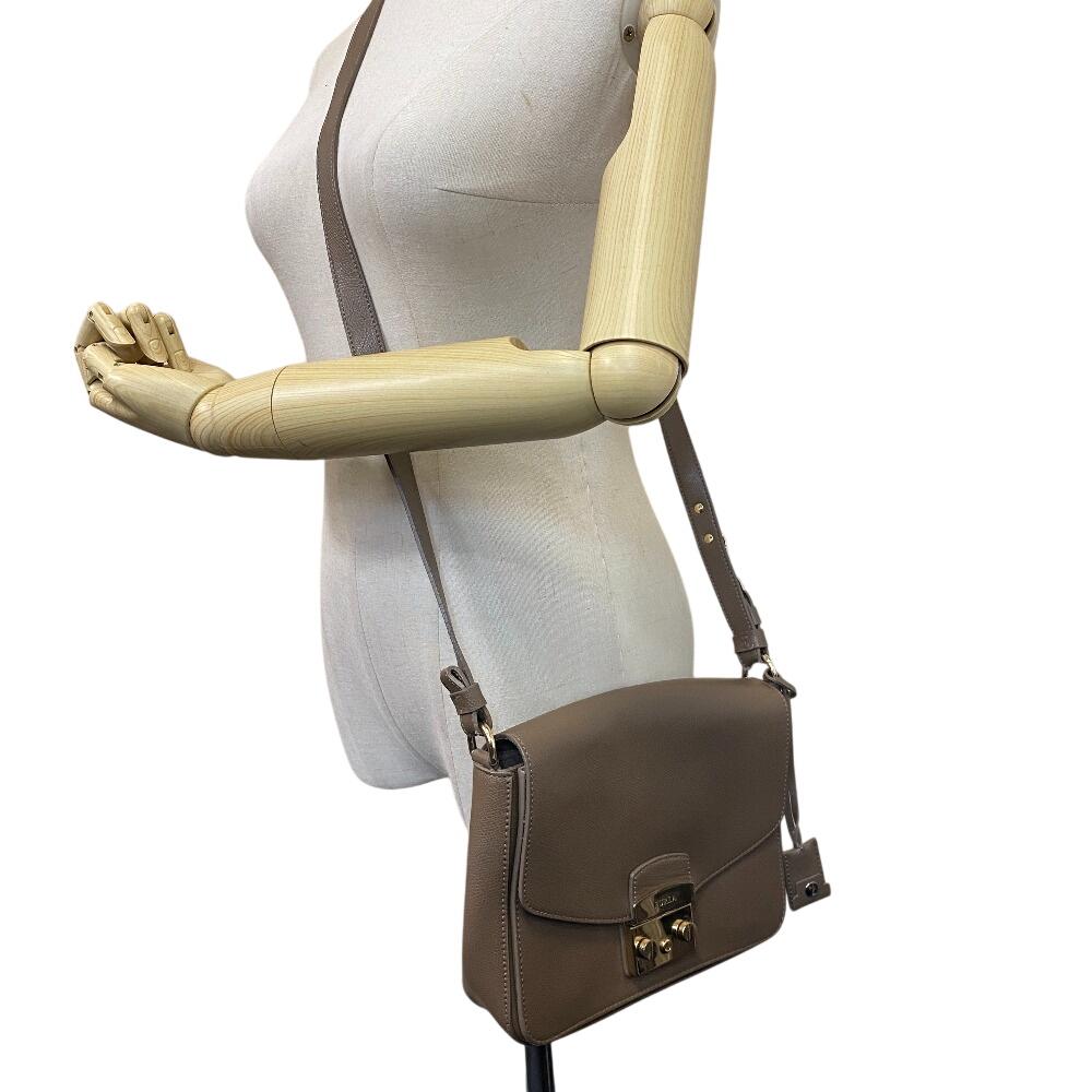 Furla Кожаная сумка-мессенджер Metropolis бежевая кожа Женская Б/у