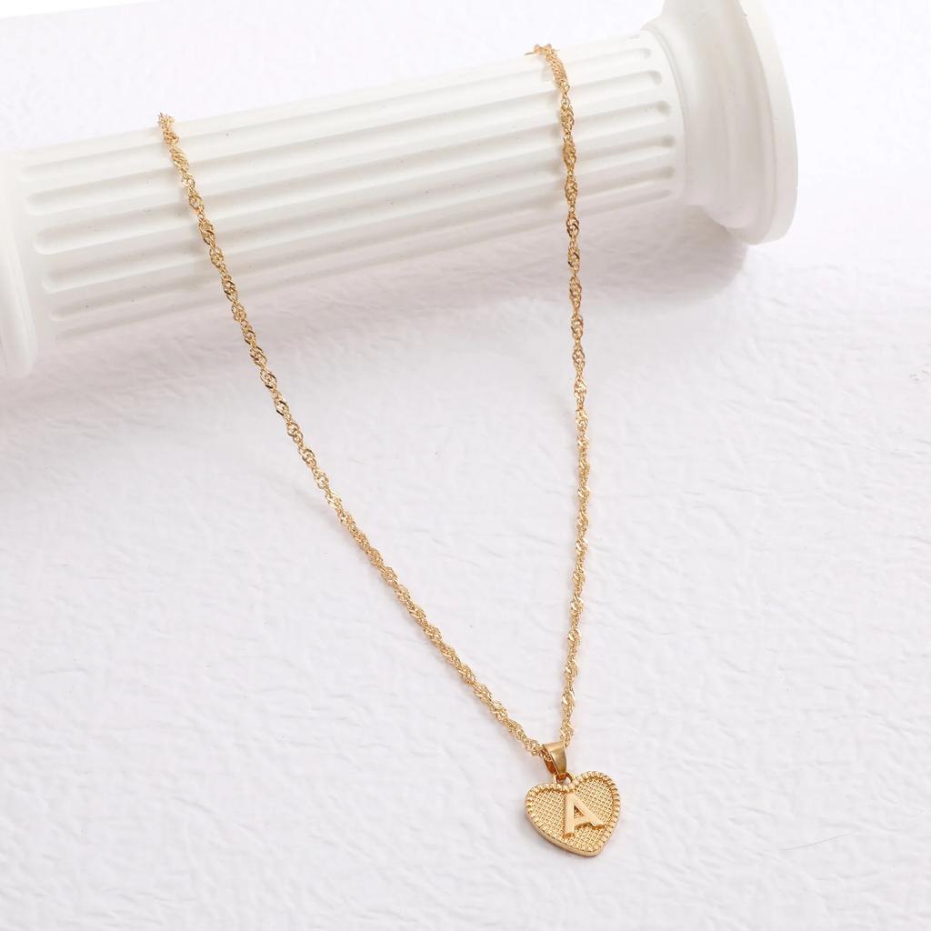 A-Z 26 Initials Name Necklaces Heart Pendant Letter Alphabets Necklace for Women 2023 Female Choker Chains Jewelry Trendy Gifts