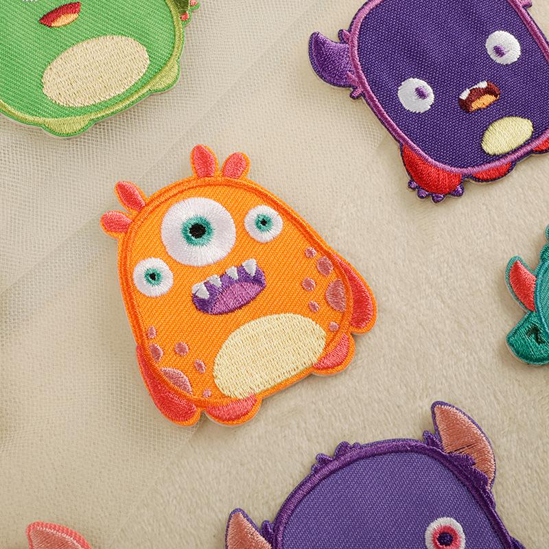 Мультяшный монстр самоклеящиеся вышитые нашивки наклейки для самостоятельного изготовления аксессуаров для одежды