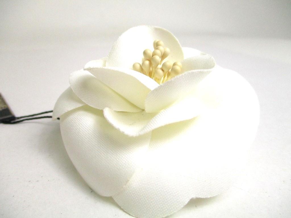 Оригинальная брошь-корсаж CHANEL Camelia White Canvas #a432, восстановленная