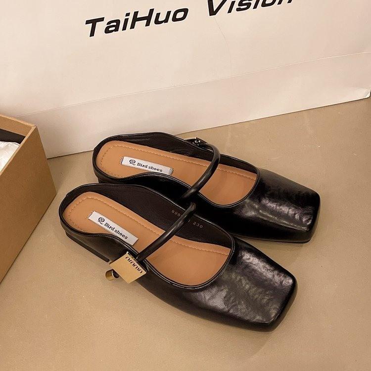 С полутапочками-мешками на плоской подошве 2025 года, женщины носят модные тапочки весной и летом, нежные туфли Мэри Джейн и юбки