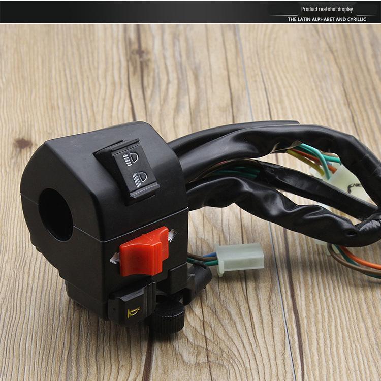 Блок переключателей руля мотоцикла для Dayang DY100: Управление указателями поворота, фарой и клаксоном.