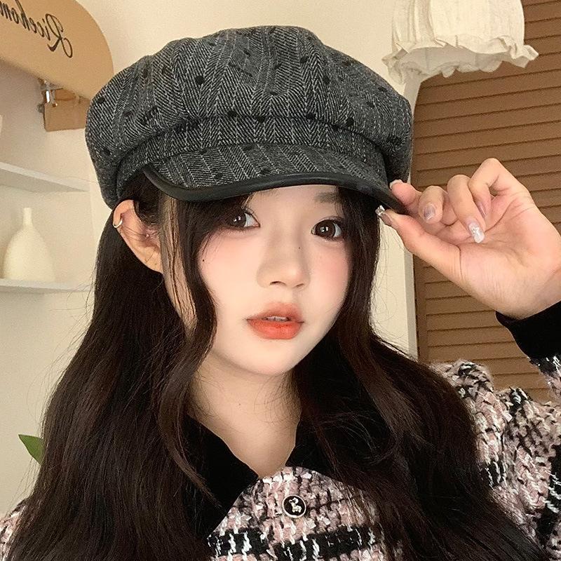 Korean Version Autumn and Winter Hat Women's Retro Striped Polka Dot Beret Fashion High End Big Head Circumference Literary Star Anise Hat