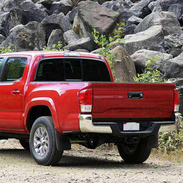 Tail Light Assembly, Right Halogen for 2016-2017 Toyota Tacoma