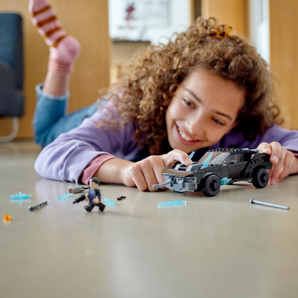 LEGO Супергерои Бэтмобиль Погоня за Пингвином 76181 Игрушка Блок Настоящее Супергерой Американские Комиксы Sentai Hero Мальчики Возраст (TM) (TM)! 8+