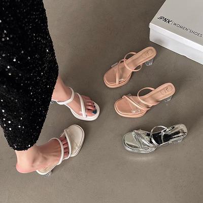 Летняя мода 2025 новые хрустальные прохладные шлепанцы с открытым носком женские прозрачные с ремешком на одно слово для улицы с юбкой на высоком каблуке тренд