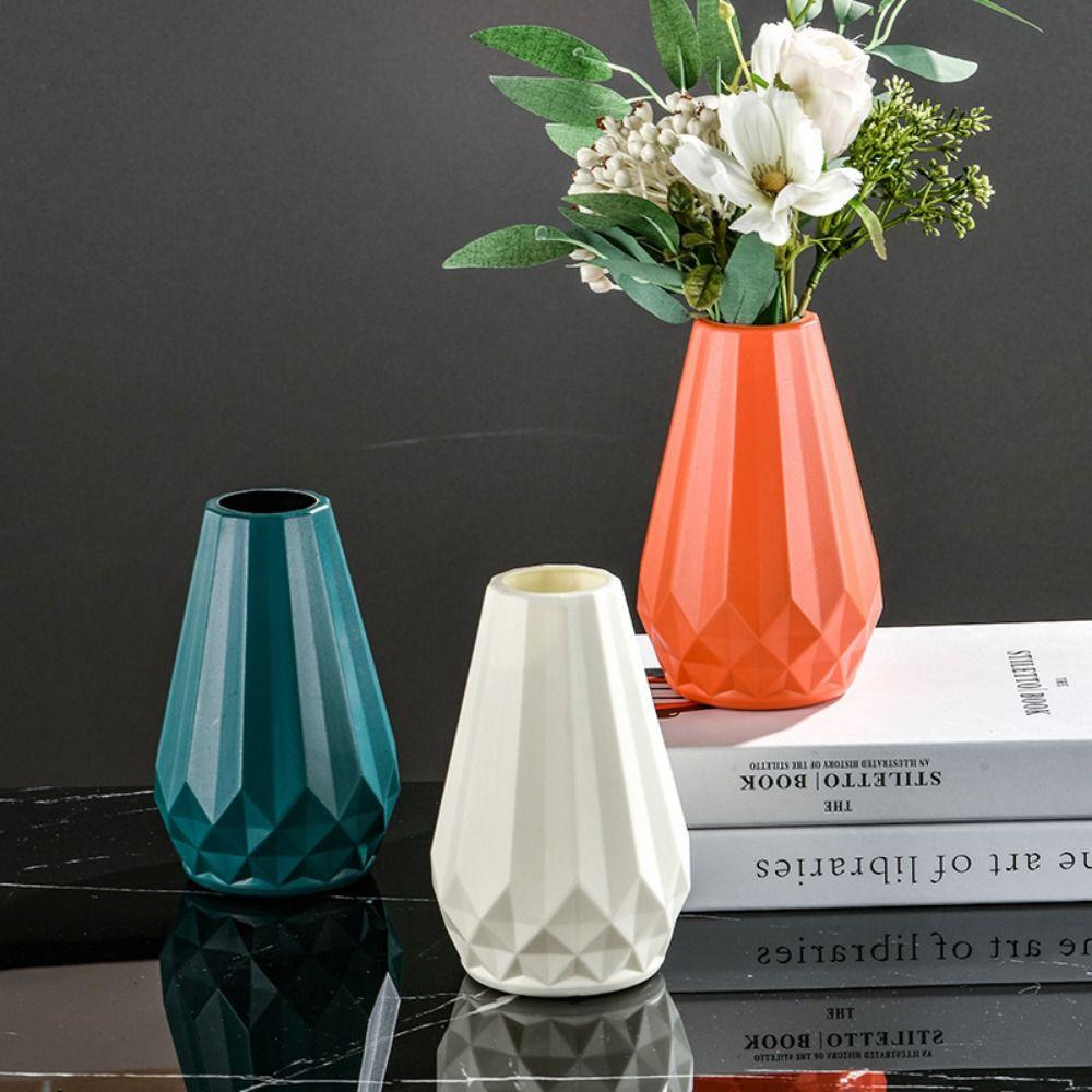 Durable Creative Shaped Flower Pot Nordic Style Vase Ornaments Modern Plastic Flower Vase  Desktop