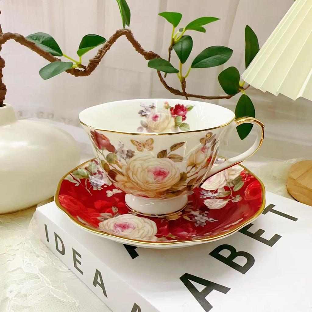Изысканная керамическая кофейная тарелка в европейском стиле с изображением камелии, набор для послеобеденного чая в подарочной коробке 240 мл