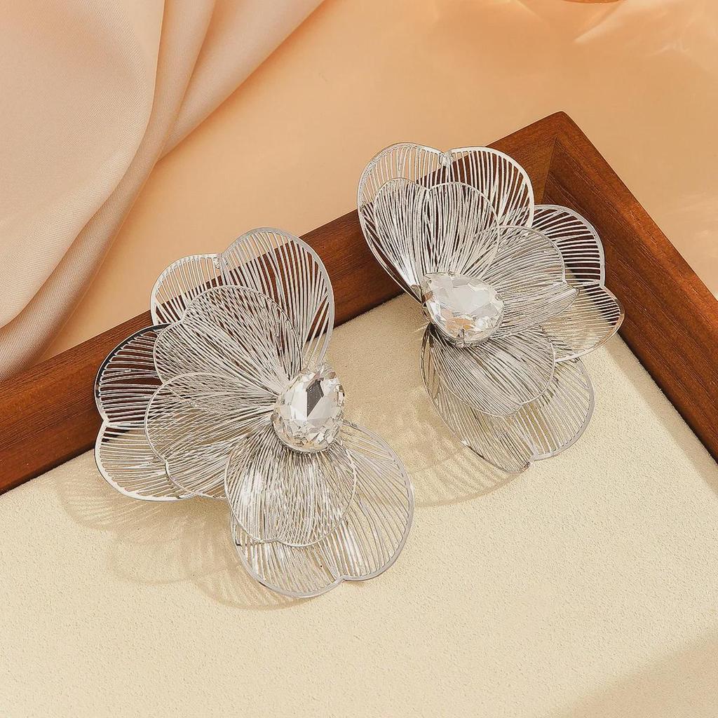 Серьги-бабочки в европейском и американском стиле с многослойным стеклянным бриллиантом