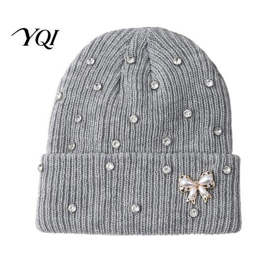 Cozy Stretchy Hat for Daily Wear Sparkly Winter Knitted Hat, Women Rhinestone Knit with Faux Pearl Bow, Fashionable Warm Autumn Stretch Cuffed Ribbed