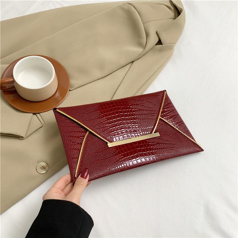 Модная ретро маленькая сумка женская 2025 весна новая универсальная ins текстурная сумка-клатч иностранный стиль женская