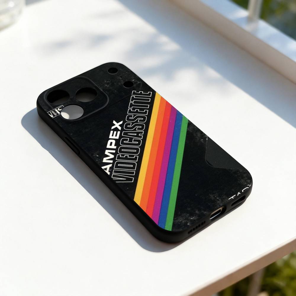 Ретро V-VHS Видеокассета Чехол-телефон для iPhone 11,12,13,14,15,16,17,Pro,Max,Plus,E,SE4,Air,Mini Черный Мягкий Чехол