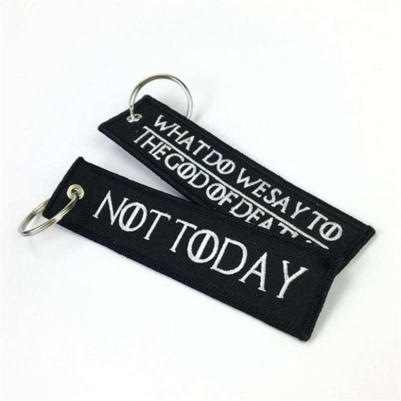 Удалите перед полетом ЧТО МЫ ГОВОРИМ БОГУ СМЕРТИ Брелок Ювелирные изделия