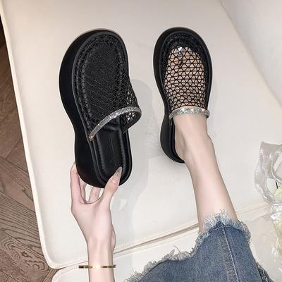 Баотоу шлепанцы женские летние для улицы 2025 новые супер огонь универсальный сказочный стиль с юбкой на платформе пляжные крутые шлепанцы