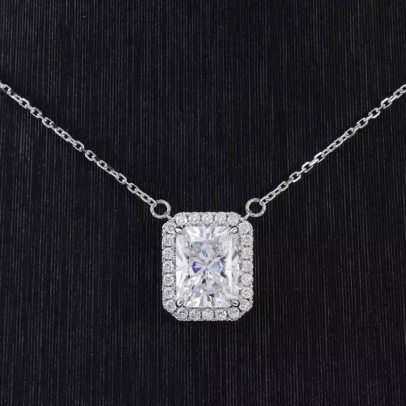 Huitan Attractive Simple Stylish Pendant Necklace with Shiny CZ Elegant Temperament Wedding Band Jewelry Women Chic Accessories