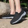 TUINANLE Мужская обувь без шнуровки, новые легкие прогулочные туфли, дышащая мужская летняя пляжная обувь, лоферы черного цвета