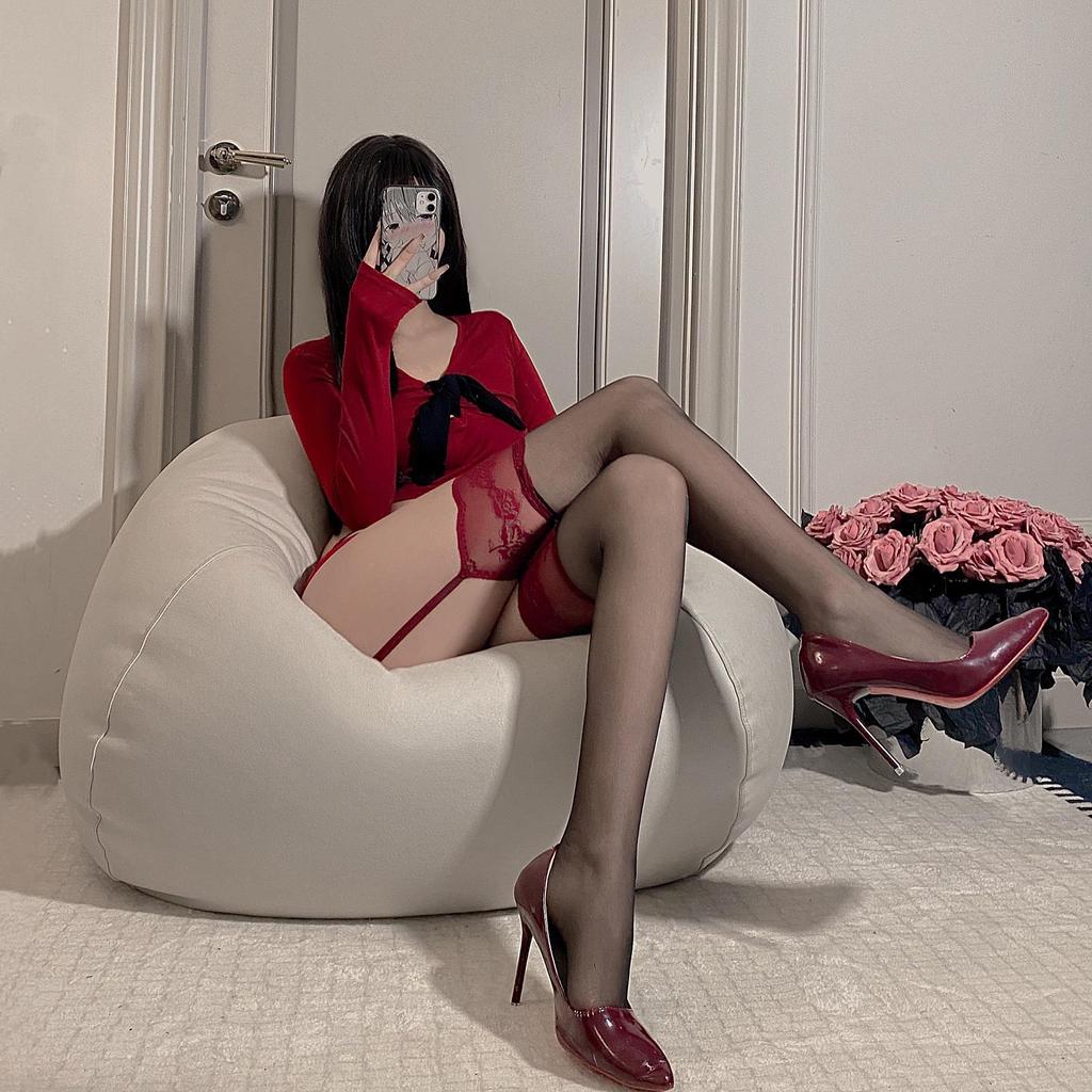 Колготки в сеточку с цветком пиона и слоем конского масла, предотвращающим зацепление