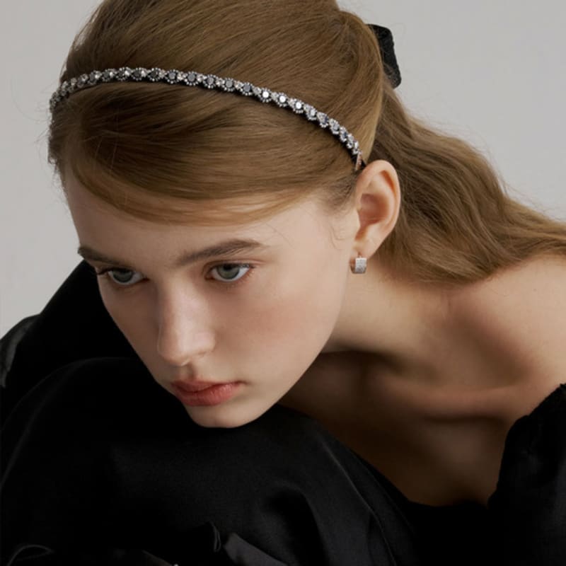 Жан Поль Кларисс Металлическая повязка для волос с ромашкой JC044HB