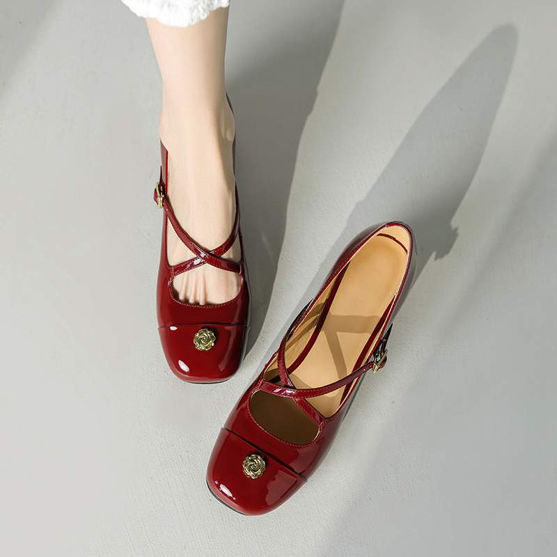 Krazing Pot Туфли-лодочки из овчины с квадратным носком и средним каблуком на осень и лето с металлическими цветами для женщин в стиле Мэри Джейн