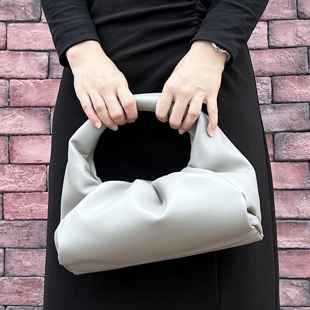 New Fashion Versatile Leather Handheld One Shoulder Handheld Wrist Cloud Bag Folded Bag