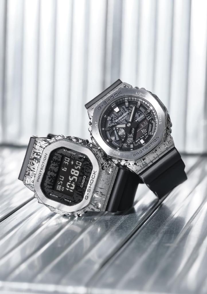 Часы Casio Черные Металлические Покрытые Гранж Камуфляжная Серия G-Shock GM-5600GC-1JF Мужские (Веб-эксклюзив)
