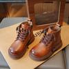 2024 Детские короткие ботинки для девочек, осенние новые модные корейские туфли с мягкой подошвой в британском стиле, универсальные повседневные кожаные туфли