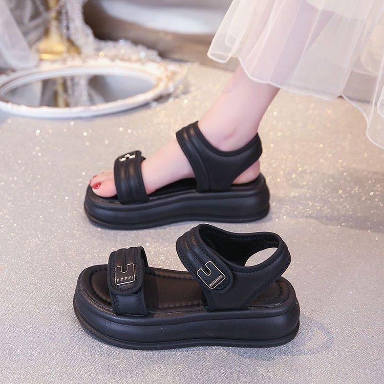 Премиальные толстоподошвенные римские спортивные сандалии женские уличные лето 2025 новинка липучка беременные пляжные крутые шлепанцы