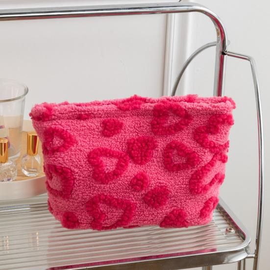 Пушистая косметичка с сердечками для девочек, милая косметичка с узором сердечек, женский плюшевый клатч на молнии для хранения косметики, украшений