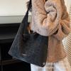 Винтажная сумка-тоут женская большой вместимости 2025 новая осенне-зимняя универсальная простая сумка через плечо повседневная рабочая сумка для поездок на работу