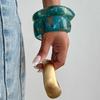Винтажный Широкий Браслет из Смолы Цвета Павлиньего Синего с Разводами, Стильный Неправильный Металлический Браслет с Матовым и Глянцевым Покрытием