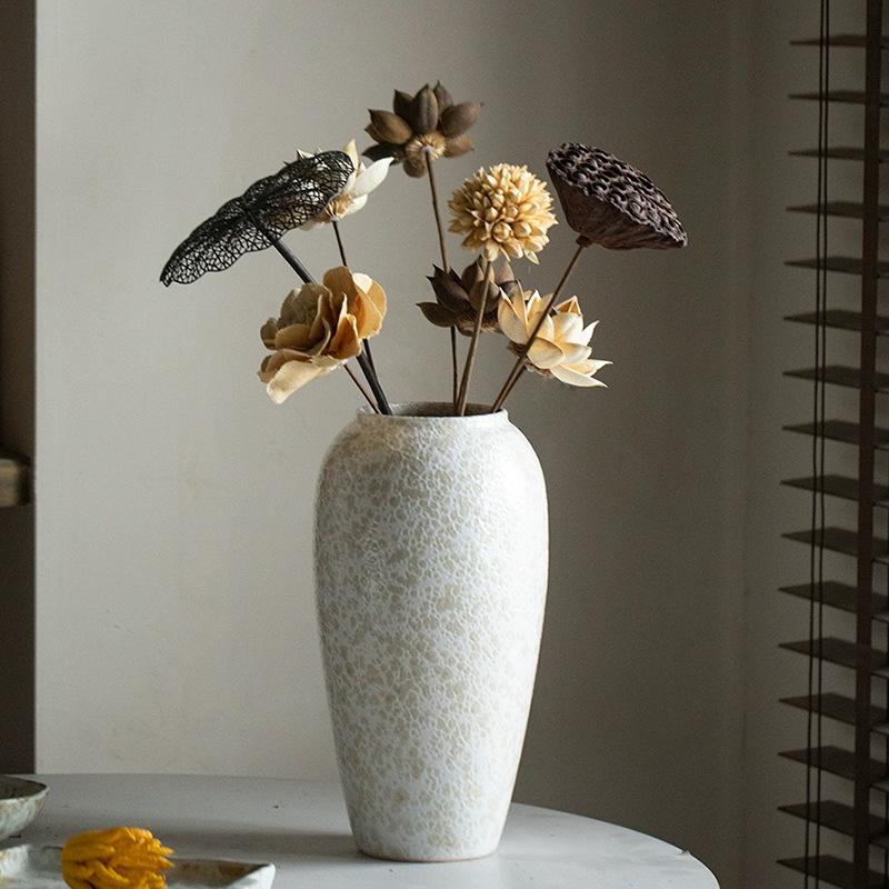 Country Style Ceramic Vase for Tabletop Decoration and Flower Arrangement