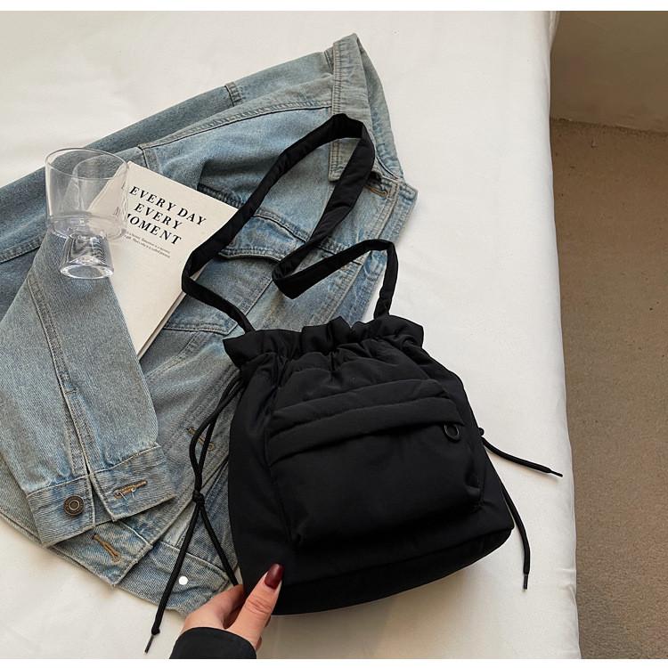 IELGY Korean Pleated Drawstring Nylon Cloth One Shoulder Fashion Niche Crossbody