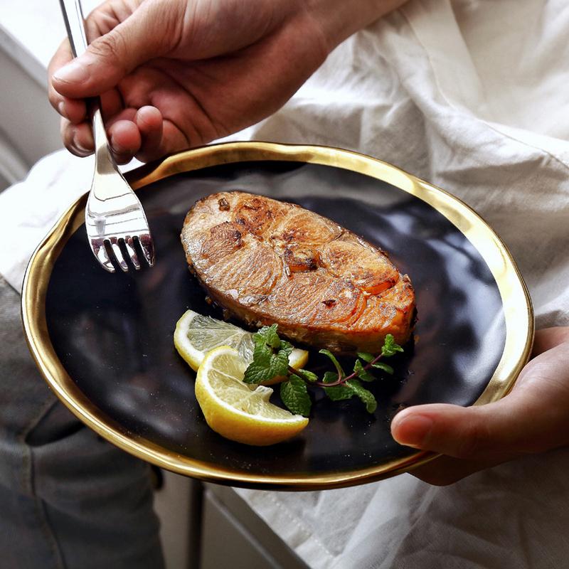 8/10 дюймов Минималистская обеденная тарелка Черно-белая керамическая сервировочная тарелка с золотым краем Паста Стейк Блюда для вечеринки Большая круглая тарелка