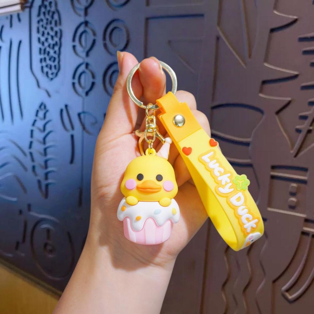 Очаровательный брелок-утка: Мягкий резиновый брелок-персонаж животного для сумок, автомобилей и многого другого