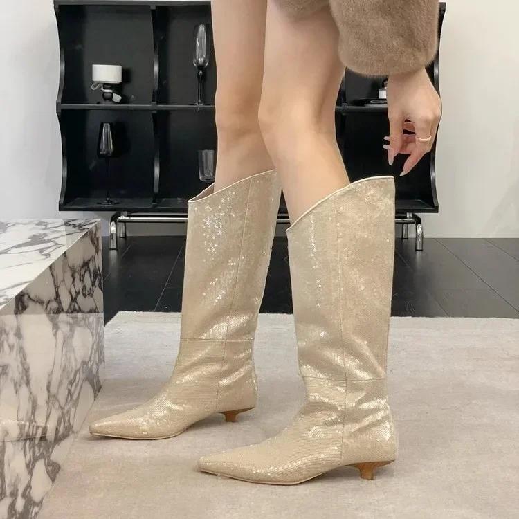 Блестящие туфли на низком каблуке женские роскошные высокие сапоги с острым носком платье сексуальные туфли-лодочки 2025 тренд зимние снежные ботинки женские готические вечерние туфли-лодочки