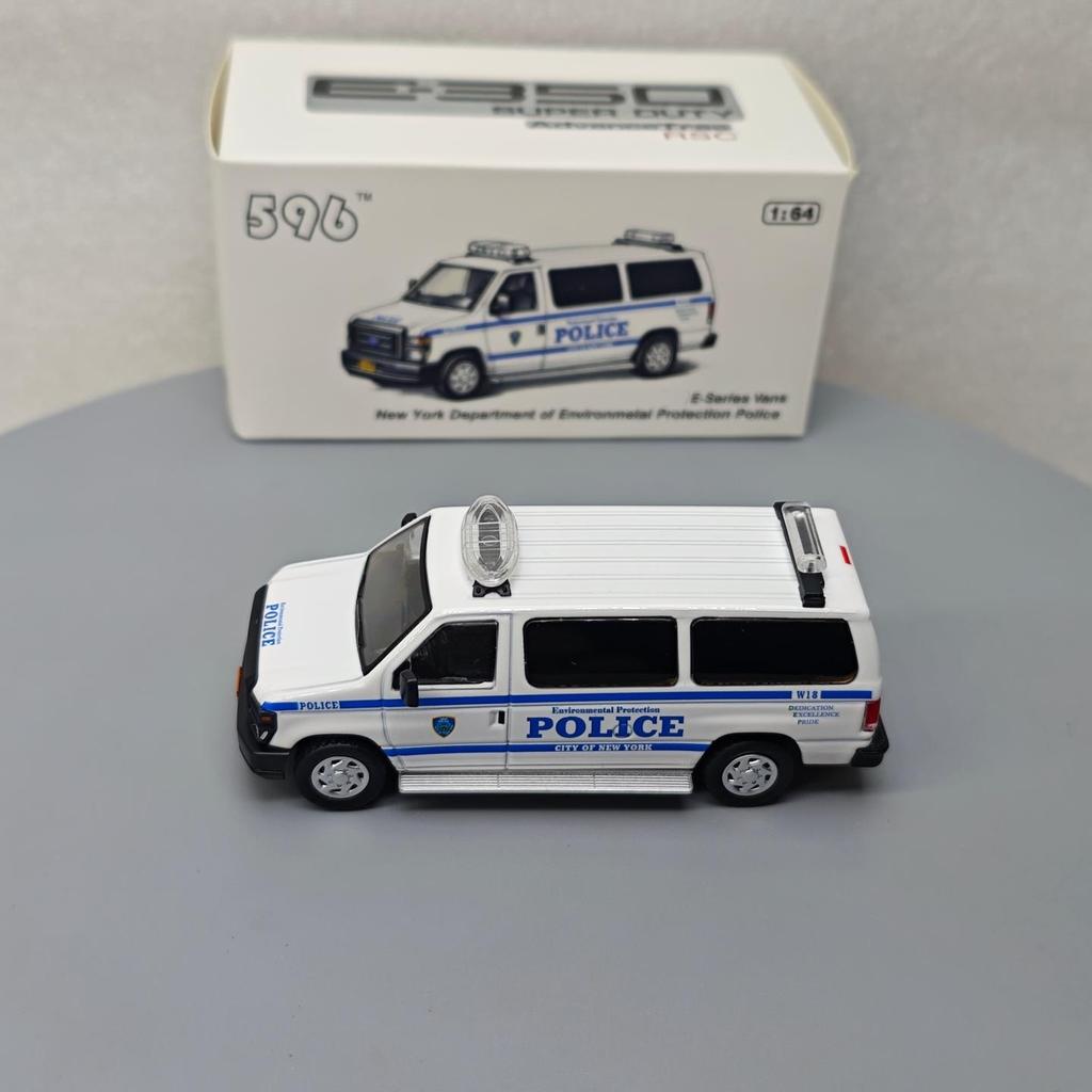 596 Модель 1:64 Пригородный H1 Экспресс-фургон Вагнер Виктория Корона Несколько моделей автомобилей из сплава