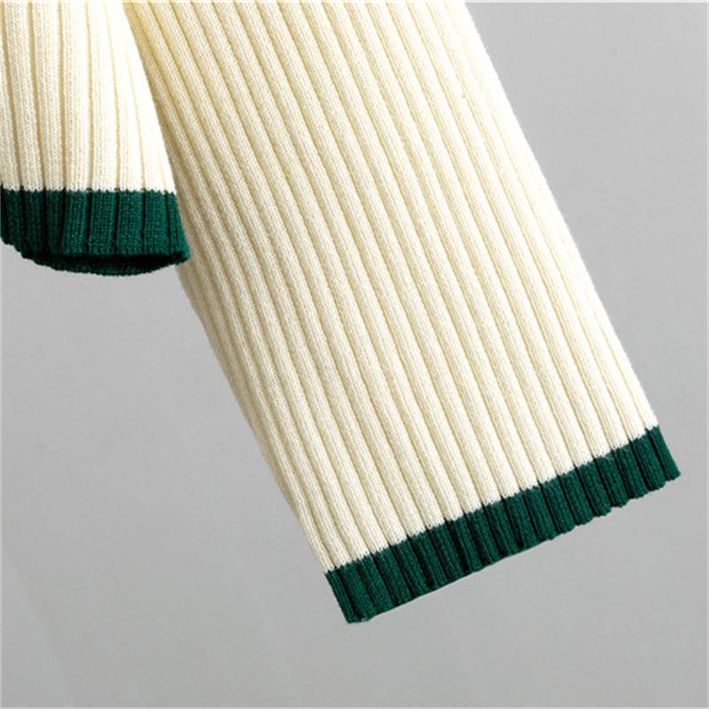 Вязаный комплект женский осенний короткий свитер брюки широкие от бедра комплект из двух вещей