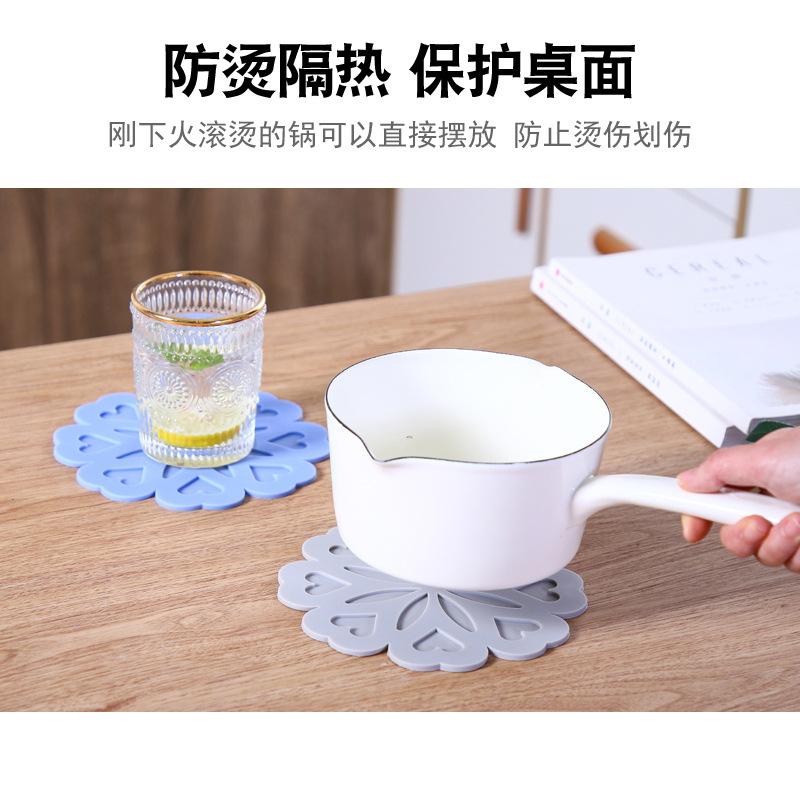 Flower silicone thermal insulation mat High temperature resistant silicone placemat Coaster pot mat Anti-scalding thermal insulation mat Silicone