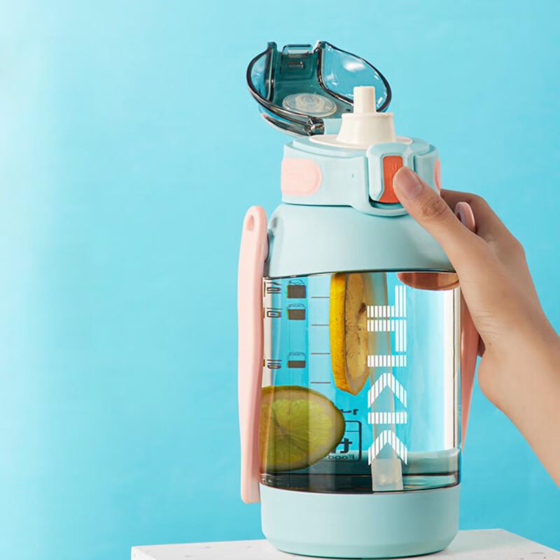 Бутылка для воды большой вместимости TKK Falcon