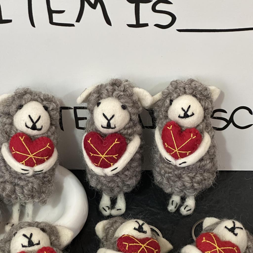 Подвеска-брелок из шерстяного войлока в виде овечки - Высокоценный подарок, изготовленный в Непале