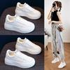 Белые туфли на платформе. Женские новые универсальные весенне-летние летние кроссовки на платформе для отдыха. Весенне-осенние однослойные туфли Ins Fashion.
