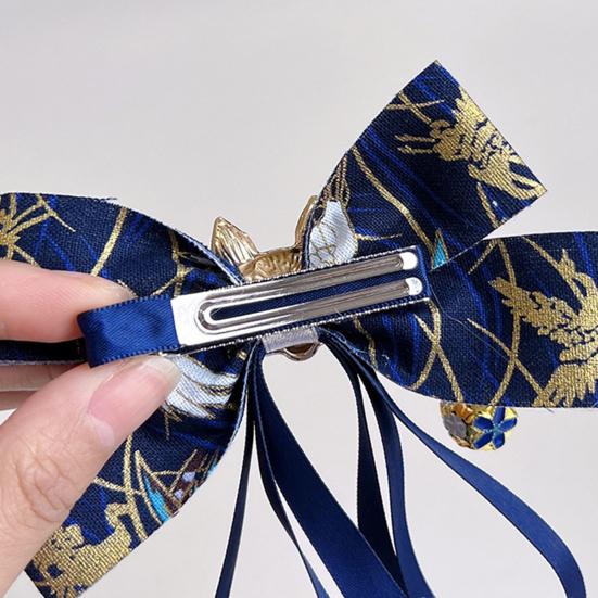 Красная заколка-бантик с кисточками и декором в виде лисы на длинной ленте для празднования китайского Нового года