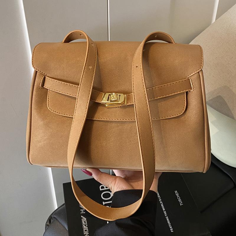 Осень и зима новая замшевая сумка через плечо большой вместимости 2025 универсальная взрывная модель интернет-знаменитость зарубежный стиль женская мода тренд косая