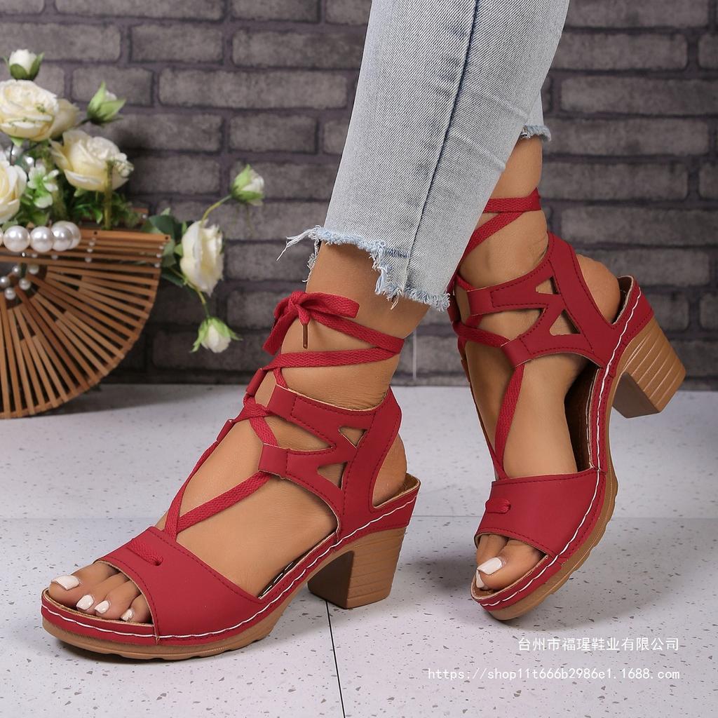 Женские сандалии на толстом каблуке большого размера, летние 2025, новые, с гравировкой, европейская и американская мода, с открытым носом, на каблуке, с ремешками, обматывающими ногу