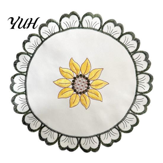 Decorative Kitchen Table Linens Flower Shaped Placemat with Embroidered Sunflower Pattern, Pastoral Style for Dining Table, Embroidery Pads Retro Heat