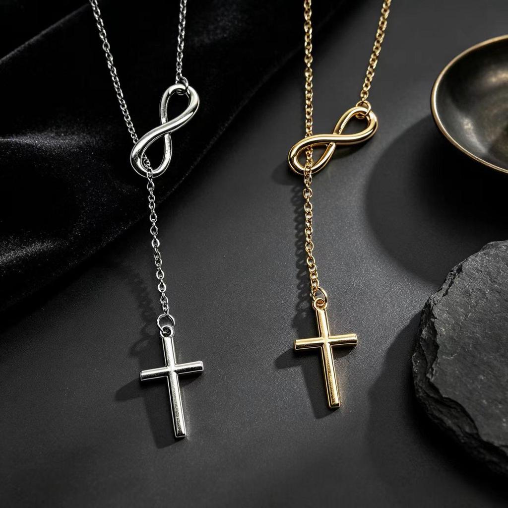 Retro Cross Clavicle Necklace: Elegant and Trendy Versatile Accessory for Women.