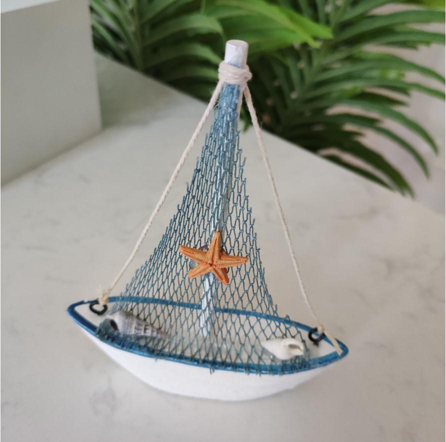 Mediterranean Wooden Sailboat Model with Cotton Rope Net - Mini Desktop Ornament & Photo Prop