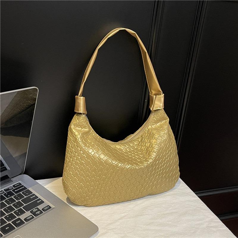 Casual Retro Solid Color Large Capacity New Fashion Woven Pattern Commuting Crescent Armpit Shoulder Bag